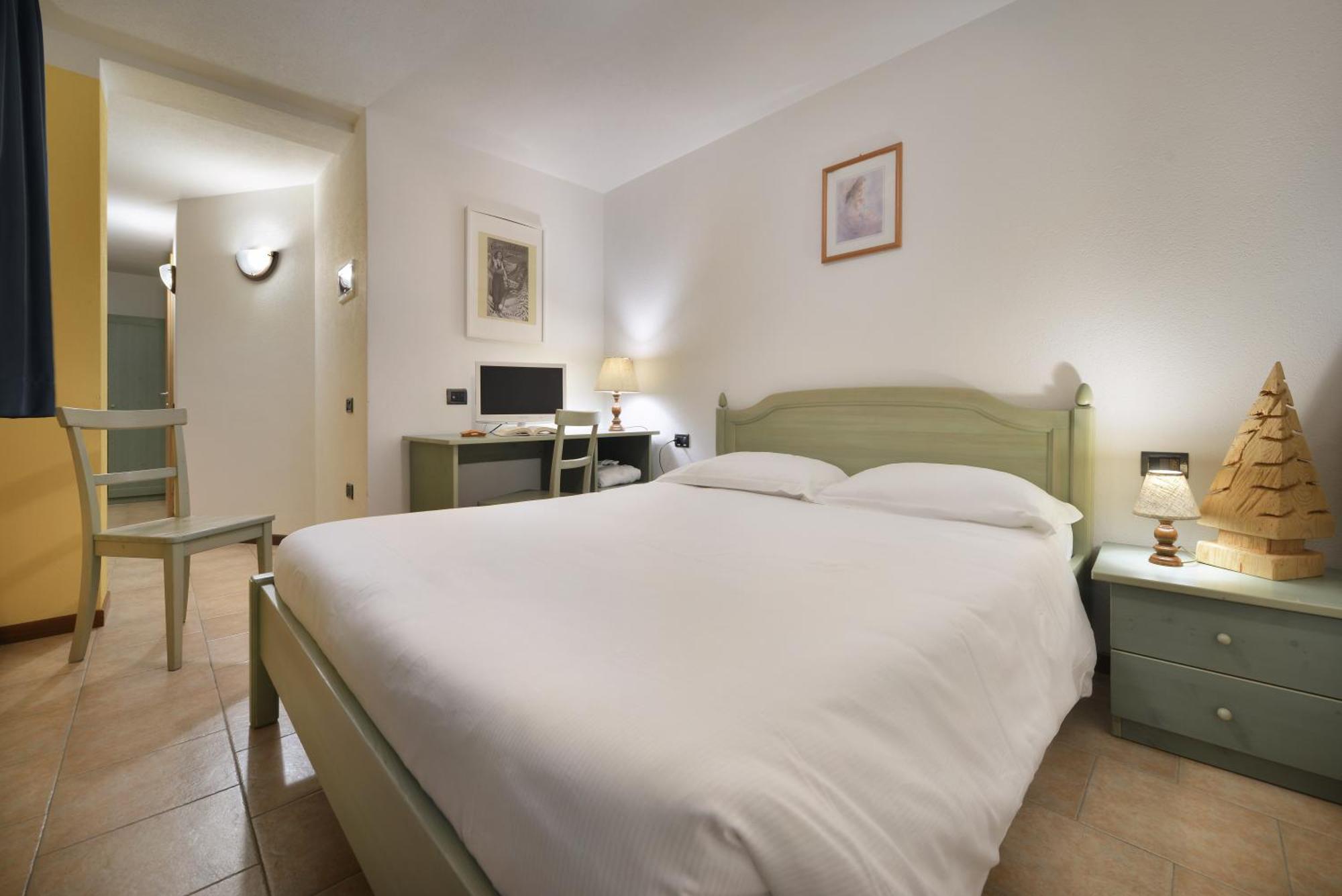 Hotel Tambo Campodolcino Buitenkant foto
